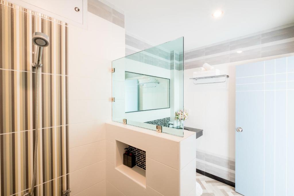 Koupelna v ubytování Sita Krabi Hotel
