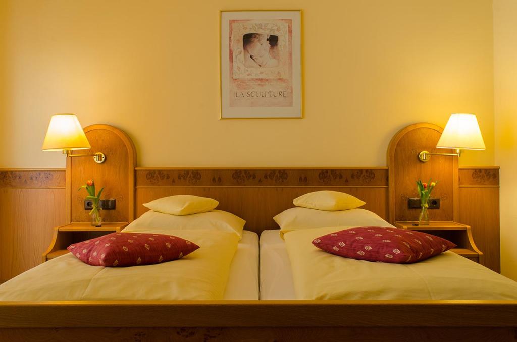 Gästehaus Vinetum - Double Room With Mountain View