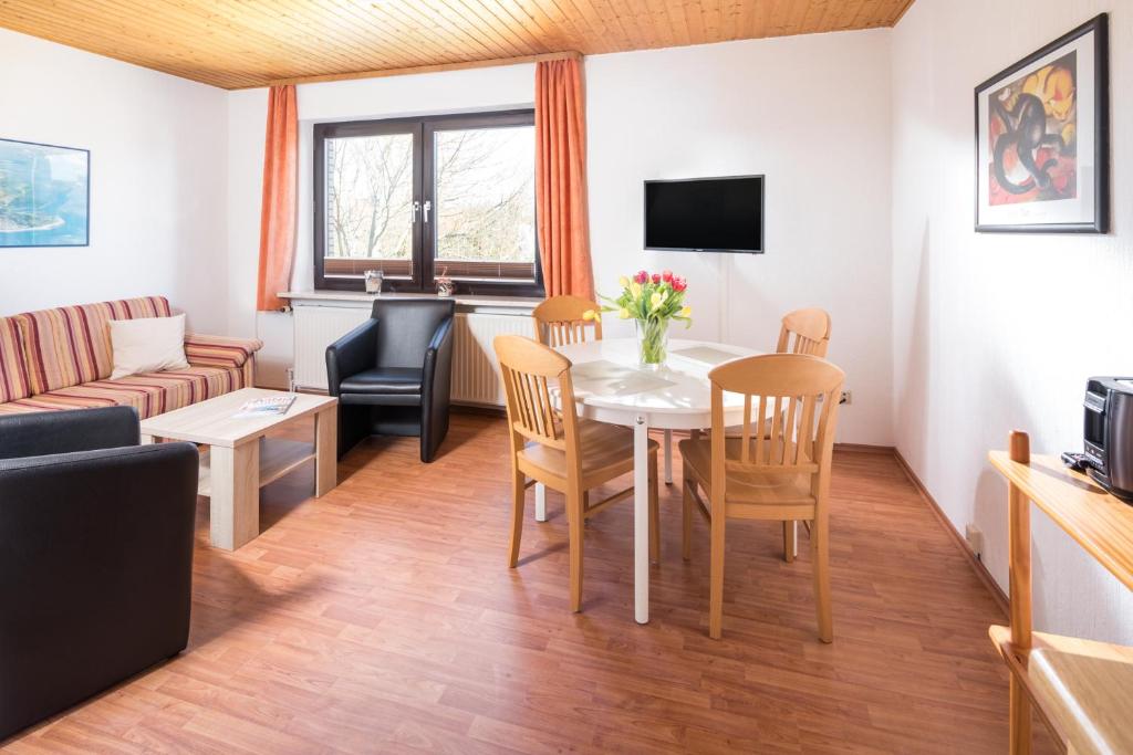 TV a/nebo společenská místnost v ubytování Birkenhof