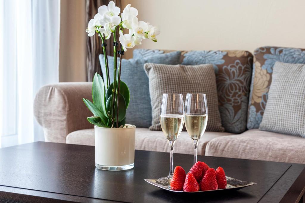 
Suite with Garden Access
