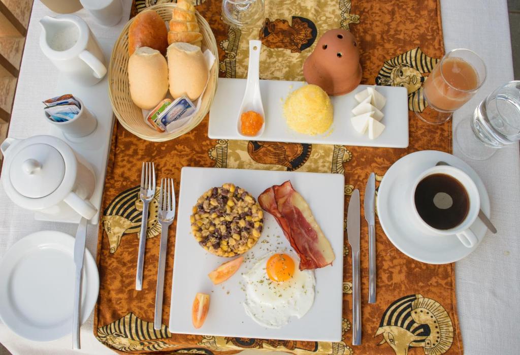 Comida en o cerca de este resort