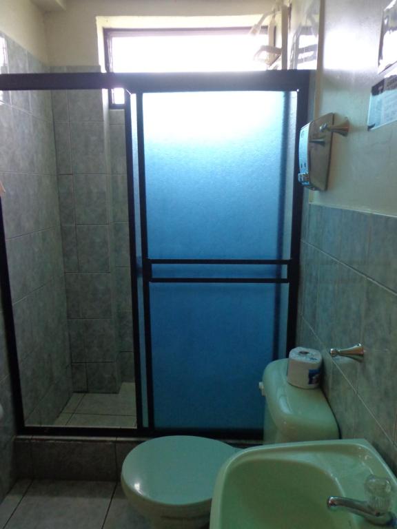 Koupelna v ubytování Hostal Nathaly