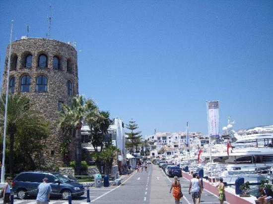 Zdjęcie z galerii obiektu Puerto Banus Beach w Marbelli