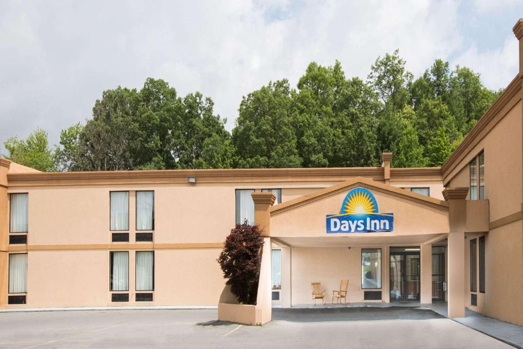 a rendering of a day inn building at Days Inn by Wyndham Mount Hope in Mount Hope