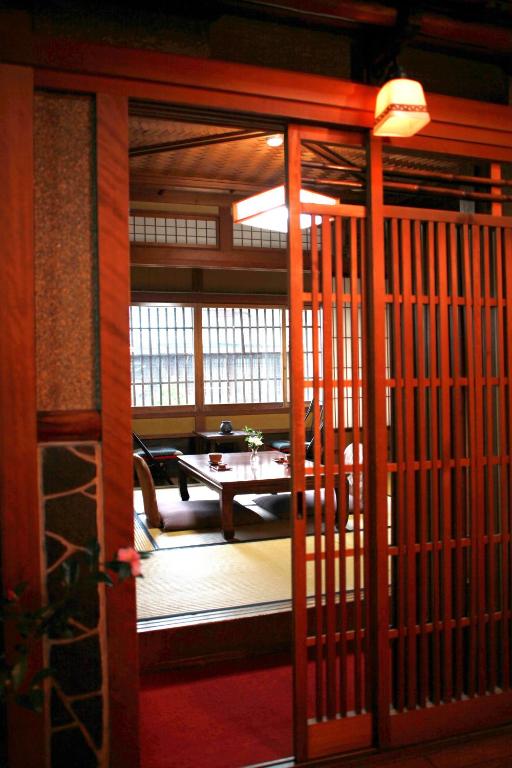 Restaurace v ubytování Ryokan Kaminaka