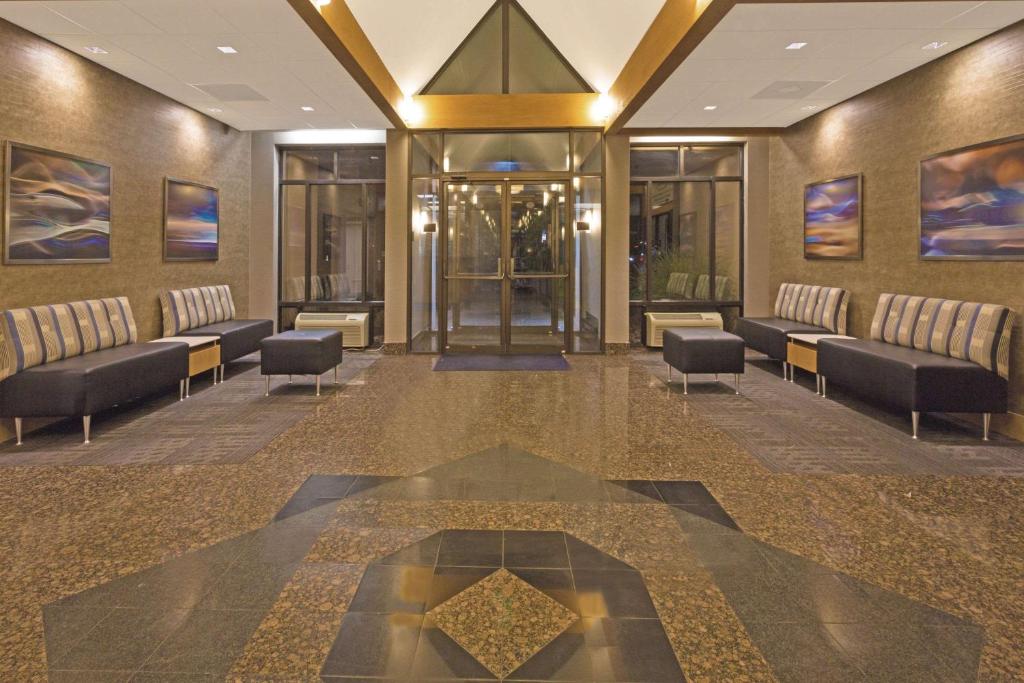 Days Inn by Wyndham Lanham Washington DC photo