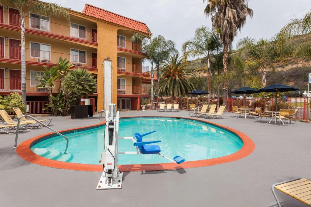 رزرو هتل و هاستل، Days Inn توسط Wyndham Mission Valley-SDSU, رزرو هتل و هتل آپارتمان