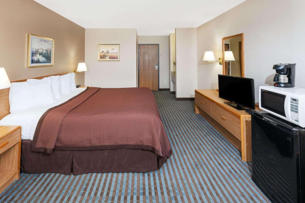 Days Inn by Wyndham Charleston photo