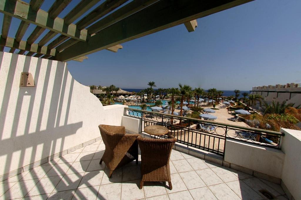 Balkón nebo terasa v ubytování Safir Sharm Waterfalls Resort