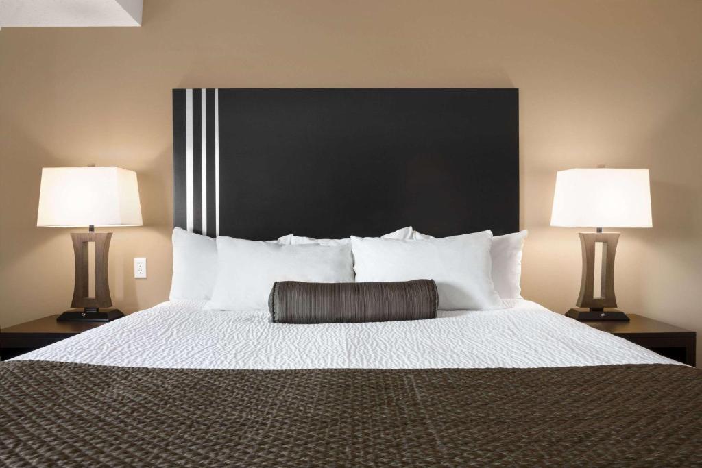 Days Inn by Wyndham Calgary Northwest - Resim 34
