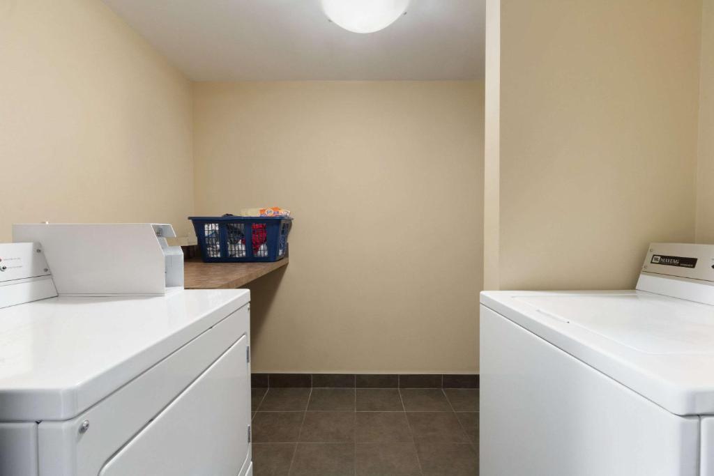Fotografie z fotogalerie ubytování Days Inn by Wyndham Calgary Northwest v destinaci Calgary