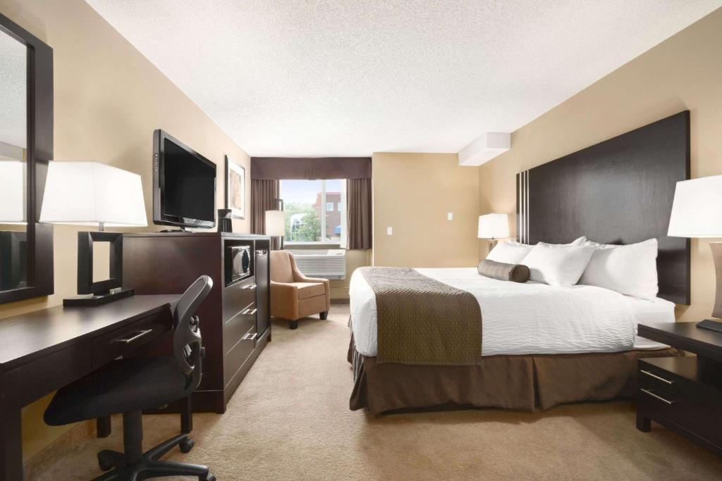 Days Inn by Wyndham Calgary Northwest - Resim 36