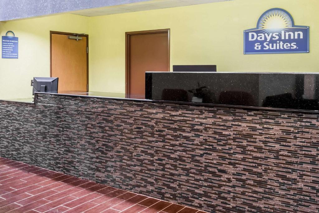 Certifikát, hodnocení, plakát nebo jiný dokument vystavený v ubytování Days Inn & Suites by Wyndham Casey