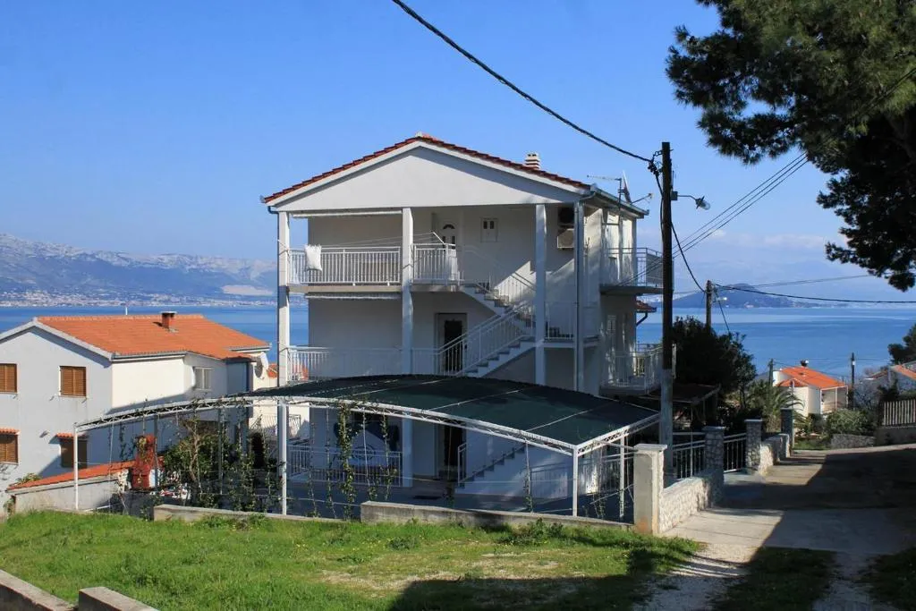 Apartments by the sea Slatine, Ciovo - 972, Trogir, Croaţia