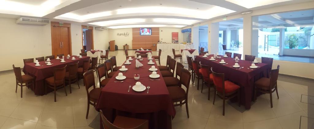 Εστιατόριο ή άλλο μέρος για φαγητό στο Olimpo Hotel & Suites