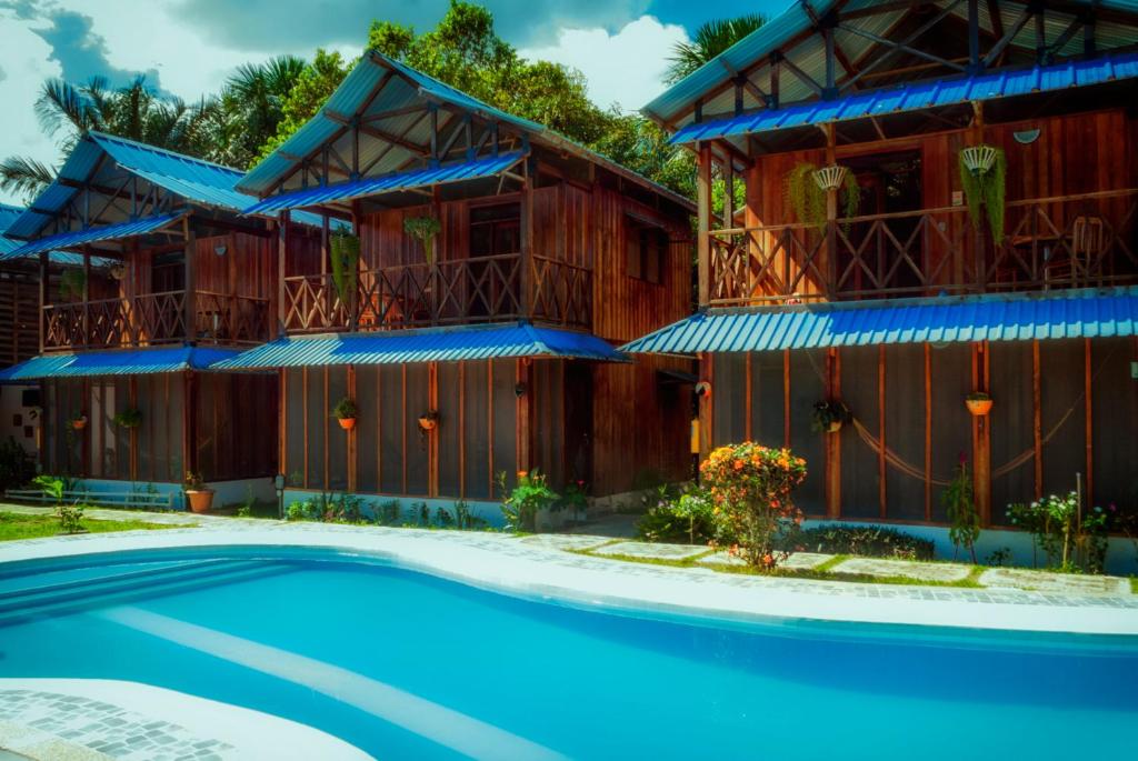 Bazén v ubytování Hotel Utüane nebo v jeho okolí