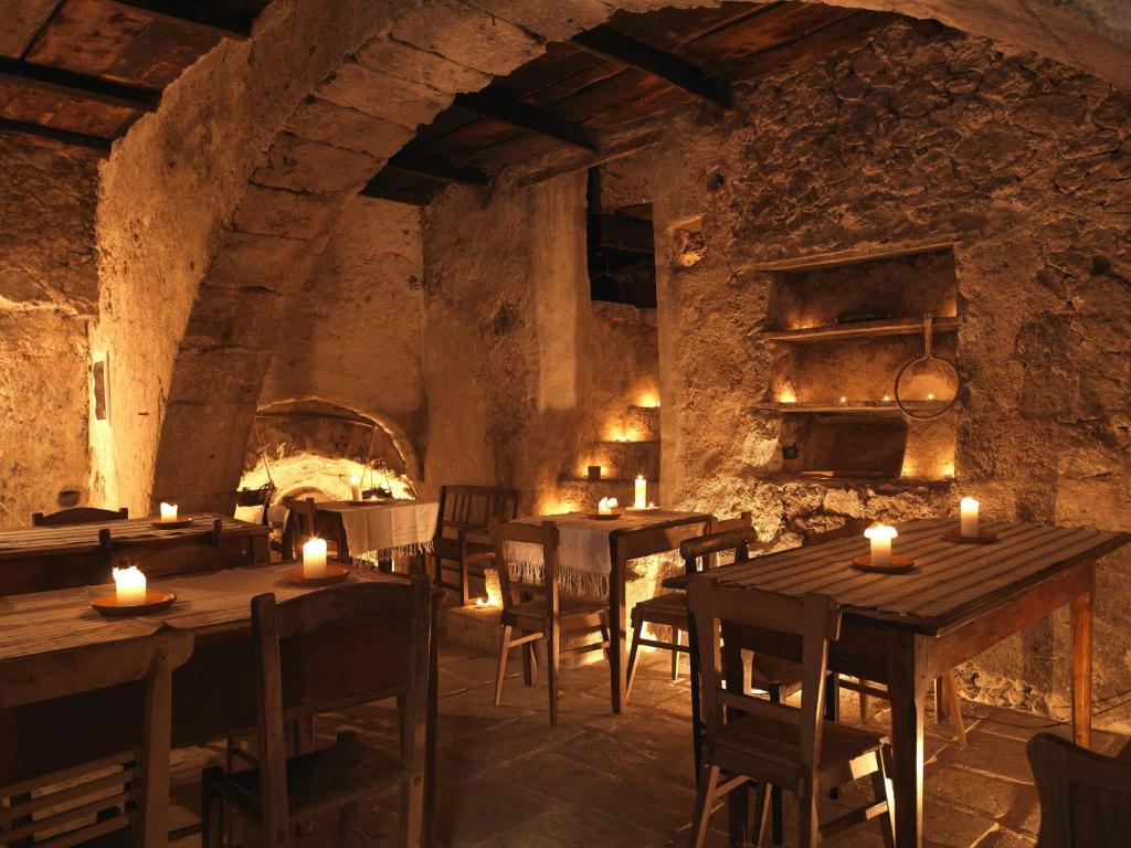 Restaurace v ubytování Sextantio Albergo Diffuso