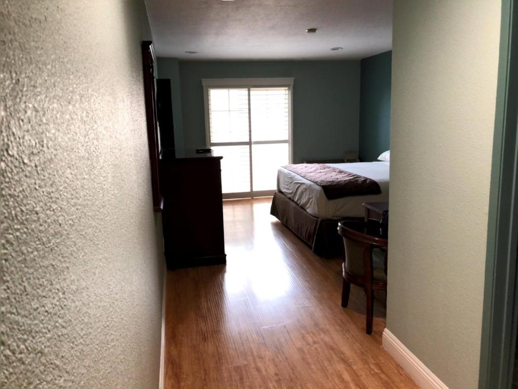 Calimesa Inn - King Room - Non-Smoking