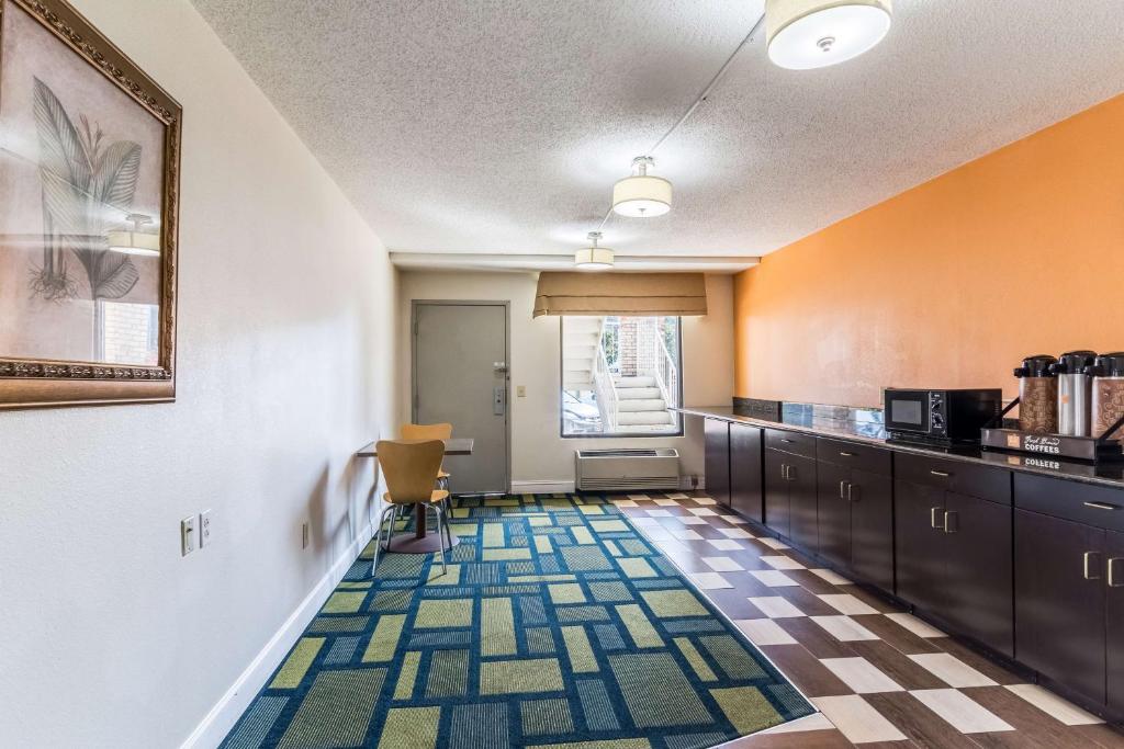 Motel 6-Kenly, NC photo