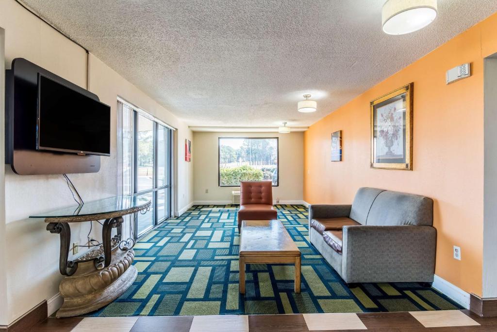 Motel 6-Kenly, NC photo