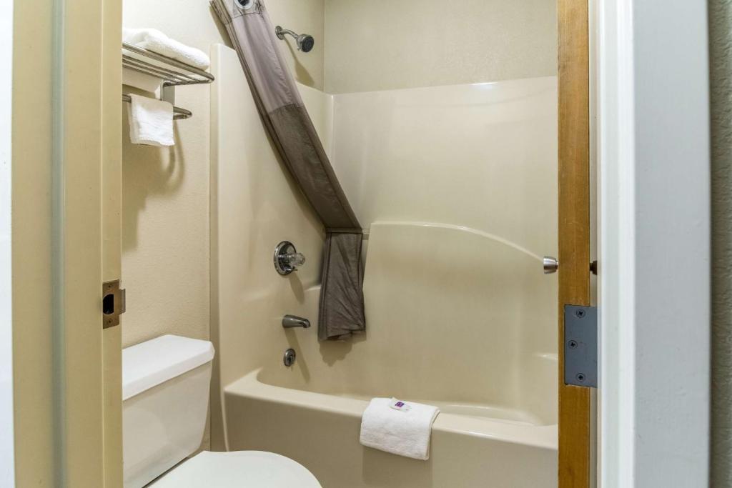 Motel 6-Kenly, NC photo