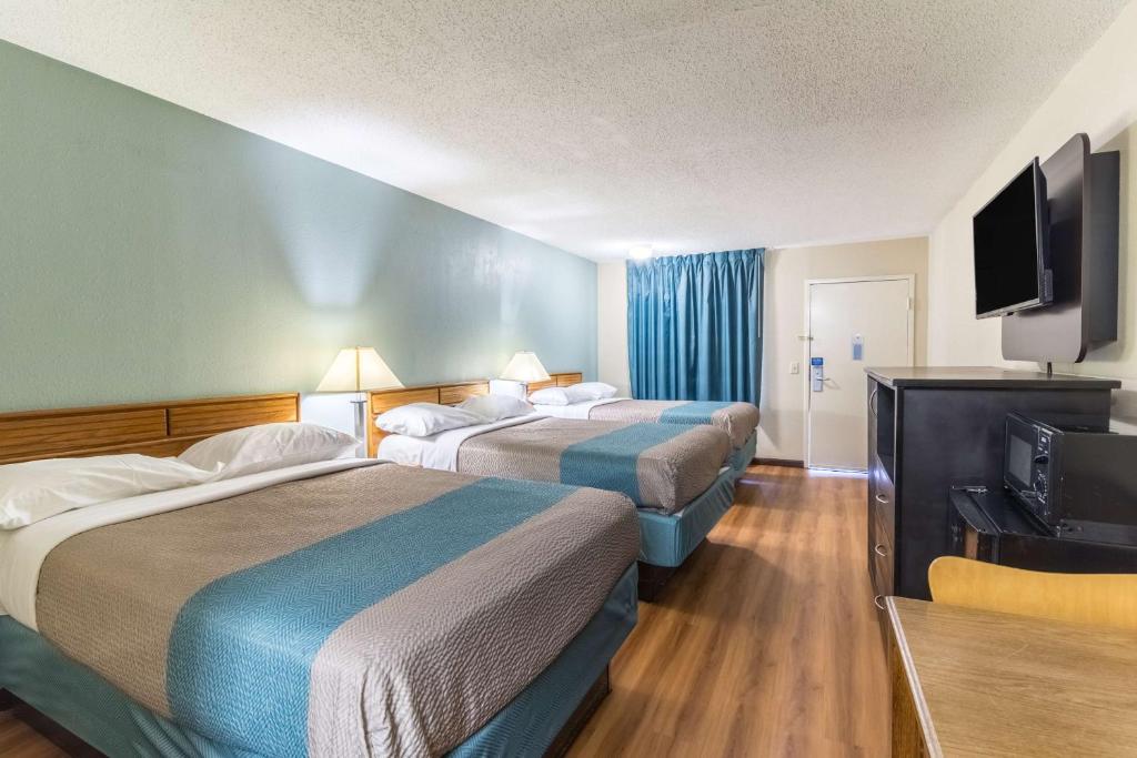 Motel 6-Kenly, NC photo