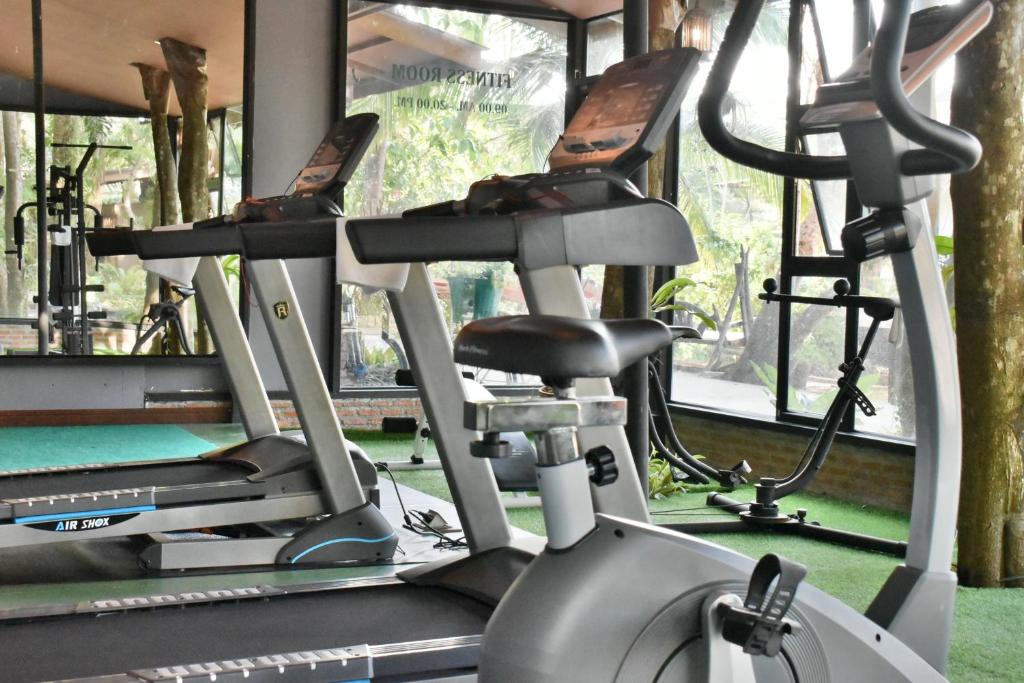 Fitness centrum a/nebo fitness zařízení v ubytování Poonsiri Resort Aonang-SHA Extra Plus