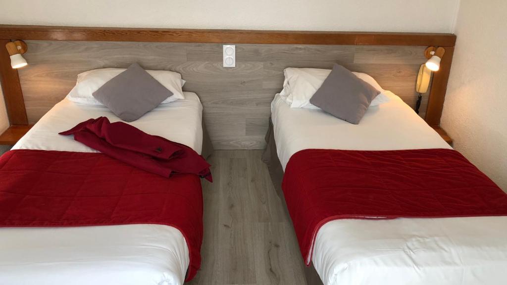 Logis Hôtels - Hôtel et Restaurant Les Cordeliers - Twin Room