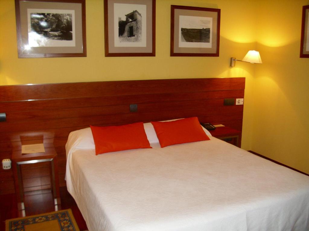 Postel nebo postele na pokoji v ubytování Hotel Rural Vado del Duratón