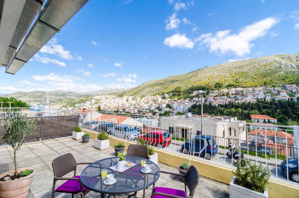 Výhľad na hory alebo výhľad na hory priamo z apartmánu