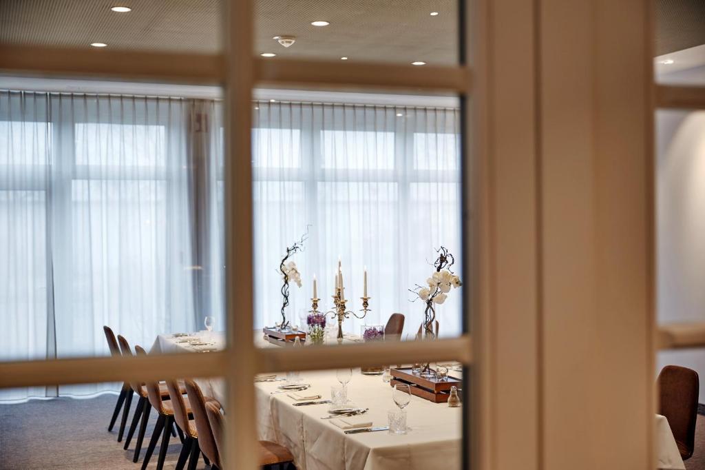 H4 Hotel Leipzig - Resim 35