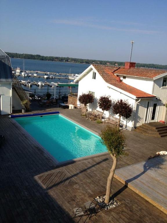 Bazén v ubytování Strandhotellet nebo v jeho okolí