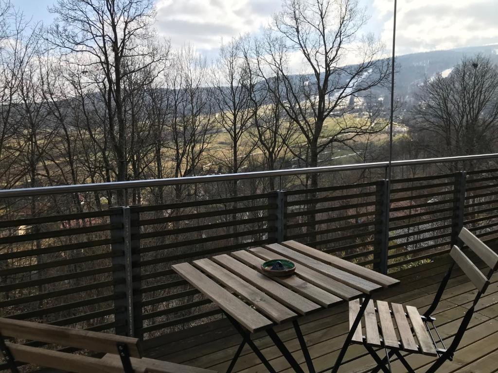 Rhönhaus mit Kreuzbergblick - 8