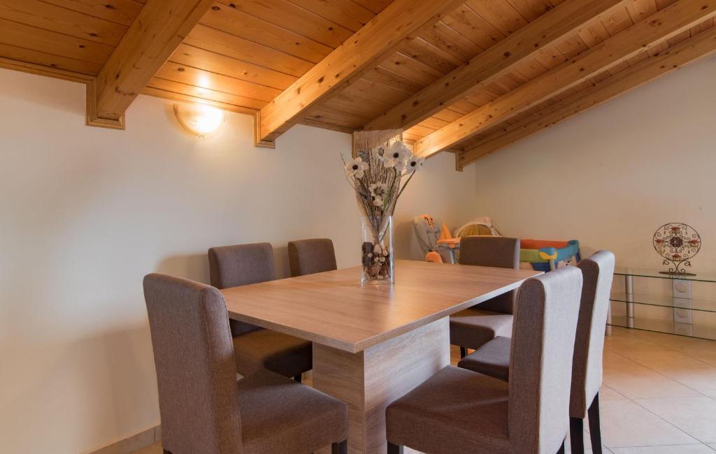 Posezení v ubytování Mitros Apartment