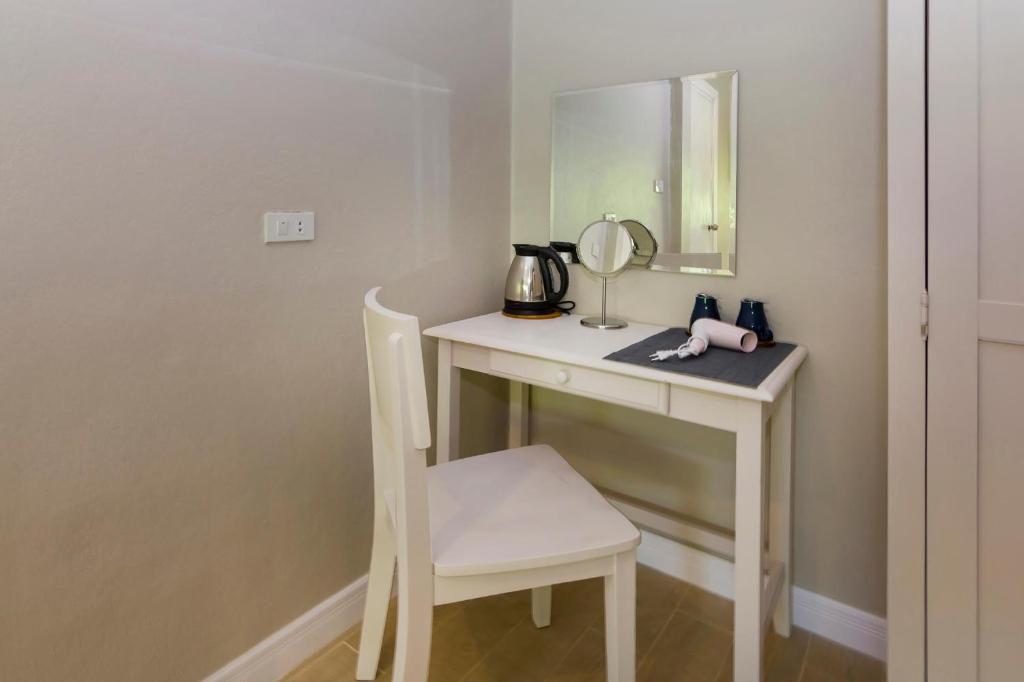 Let's Hyde Pattaya Resort & Villas - Pool Cabanas - Resim 36