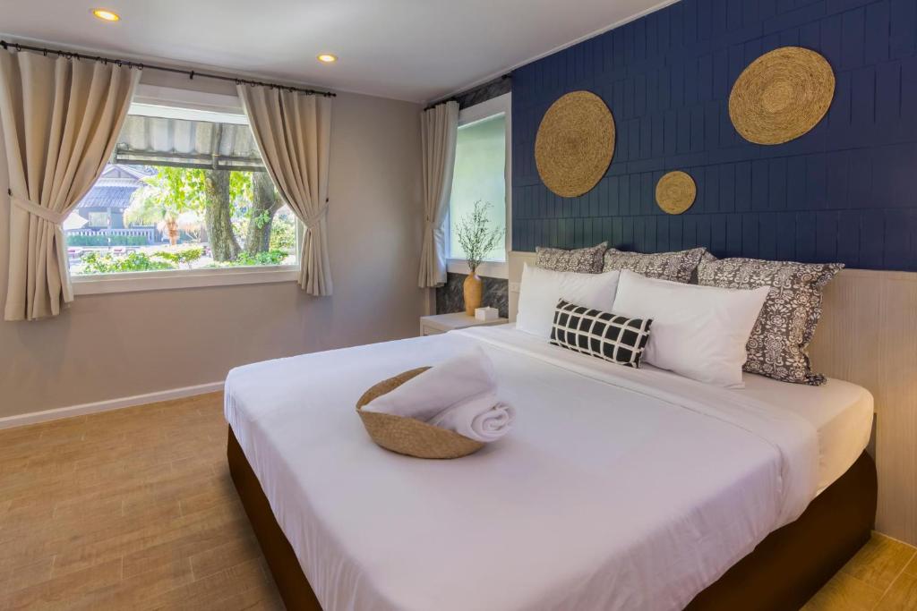 Let's Hyde Pattaya Resort & Villas - Pool Cabanas - Resim 44