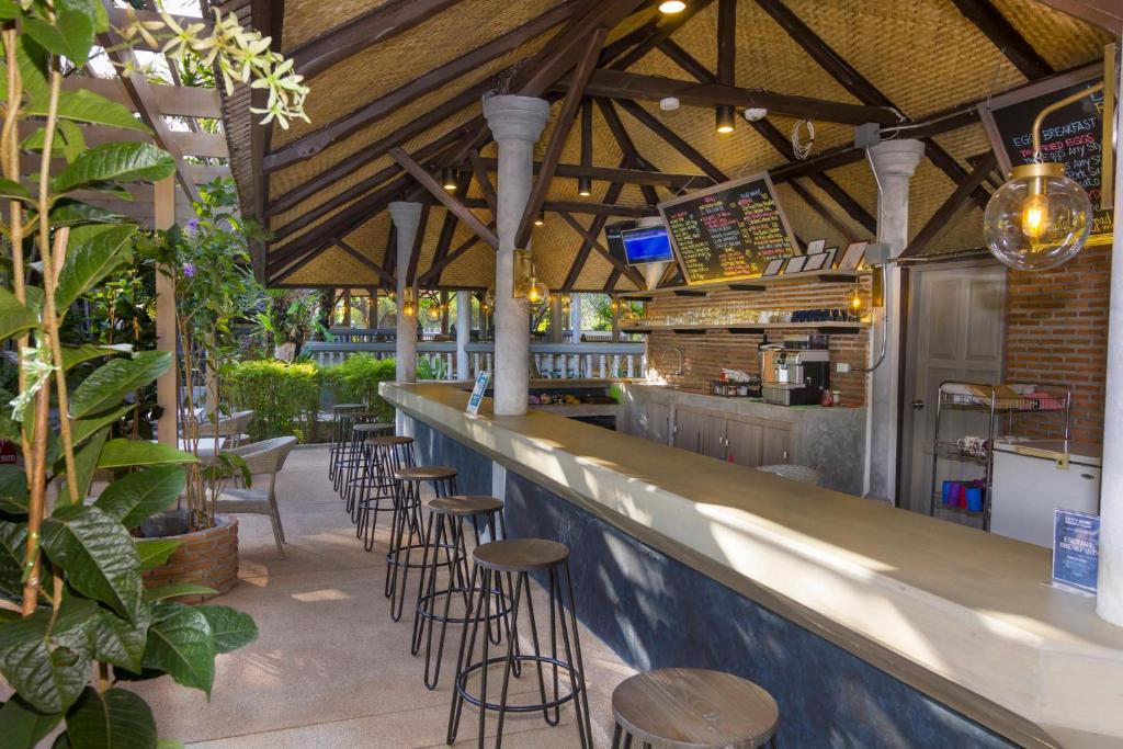 Let's Hyde Pattaya Resort & Villas - Pool Cabanas - Resim 39