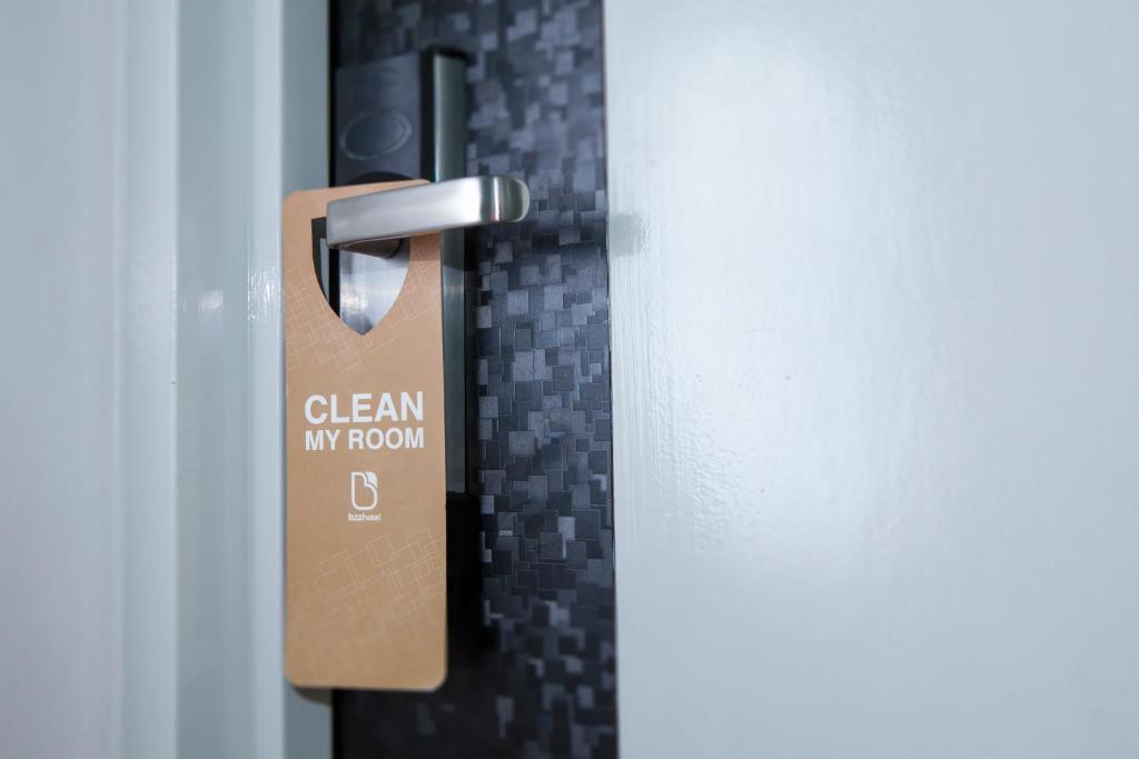 Certifikát, hodnocení, plakát nebo jiný dokument vystavený v ubytování Bzz Hotel Skudai