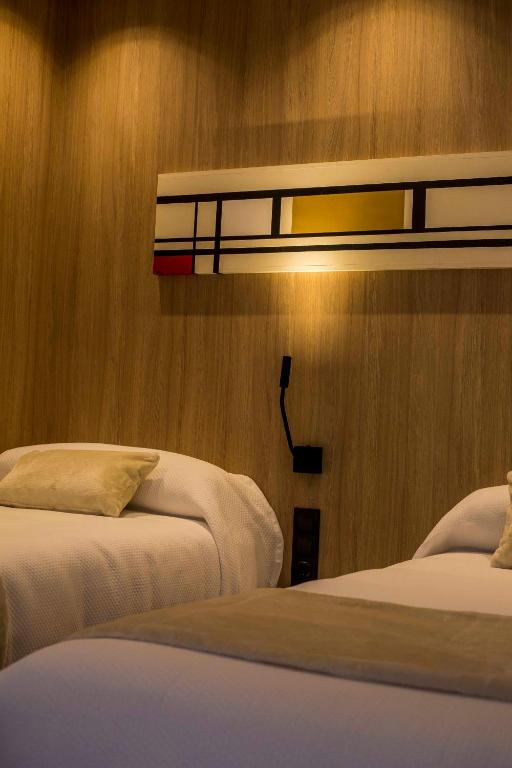 Hostal Sevilla Santa Justa - Adults only, Sevilla – Precios ...
