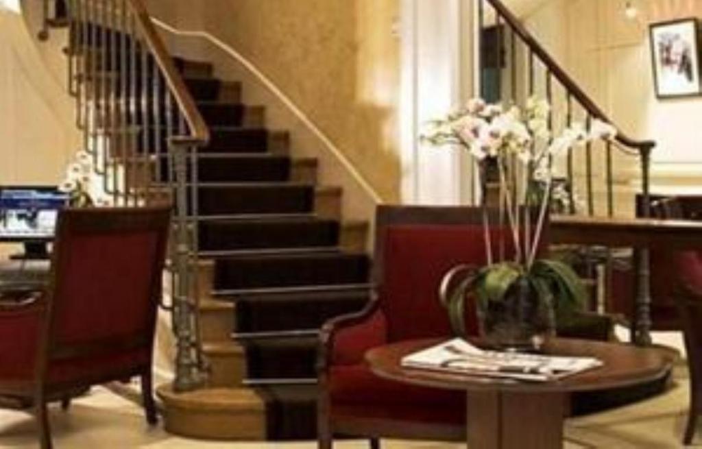 Hotel Suites Unic Renoir Saint-Germain - Resim 16