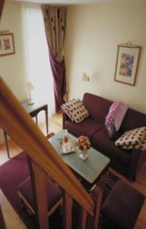 Hotel Suites Unic Renoir Saint-Germain - Resim 9