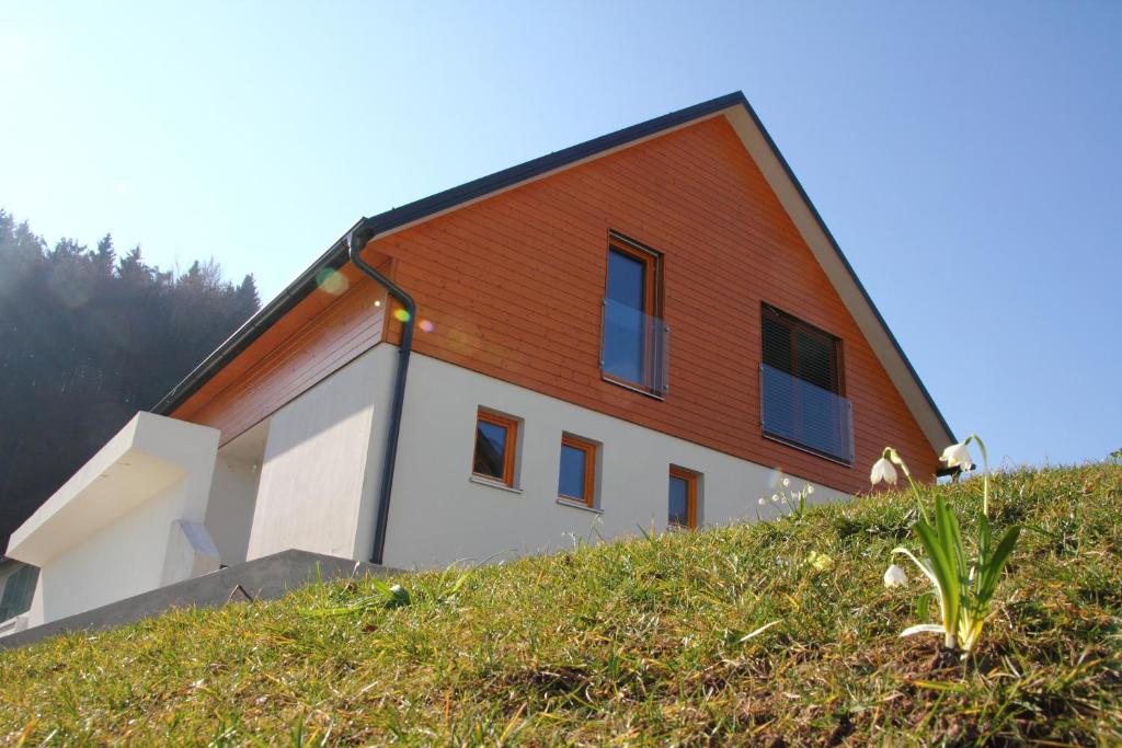 The building in which a vendégházakat is located
