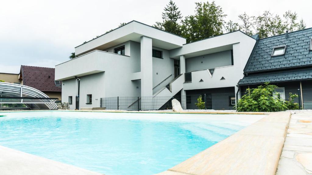 Bazén v ubytování Kogelschneiderhof nebo v jeho okolí
