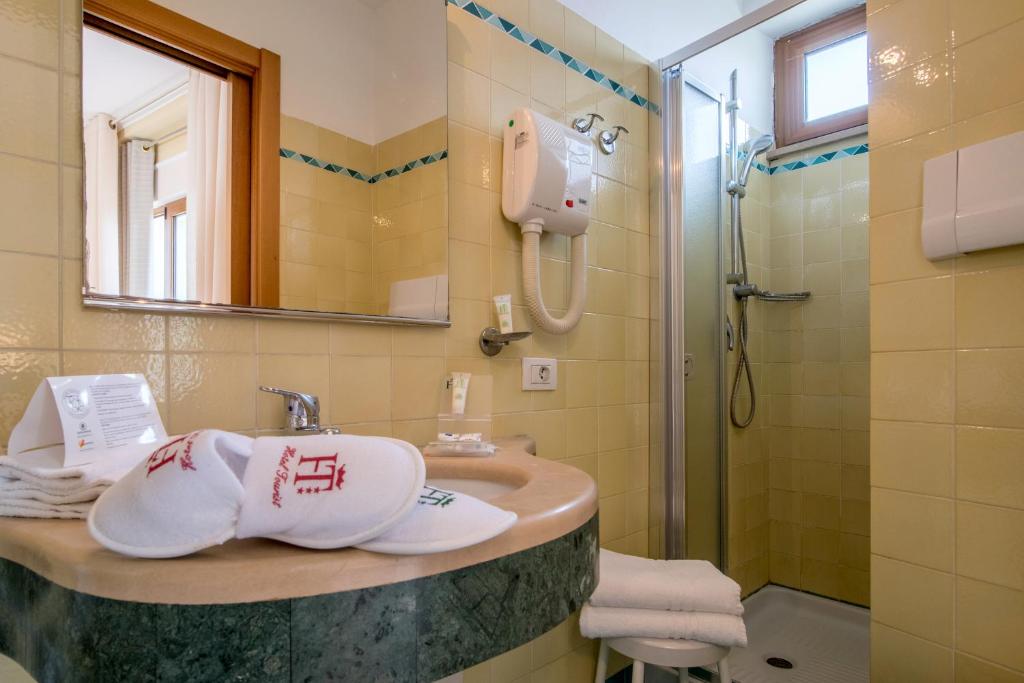 Koupelna v ubytování Hotel Tourist