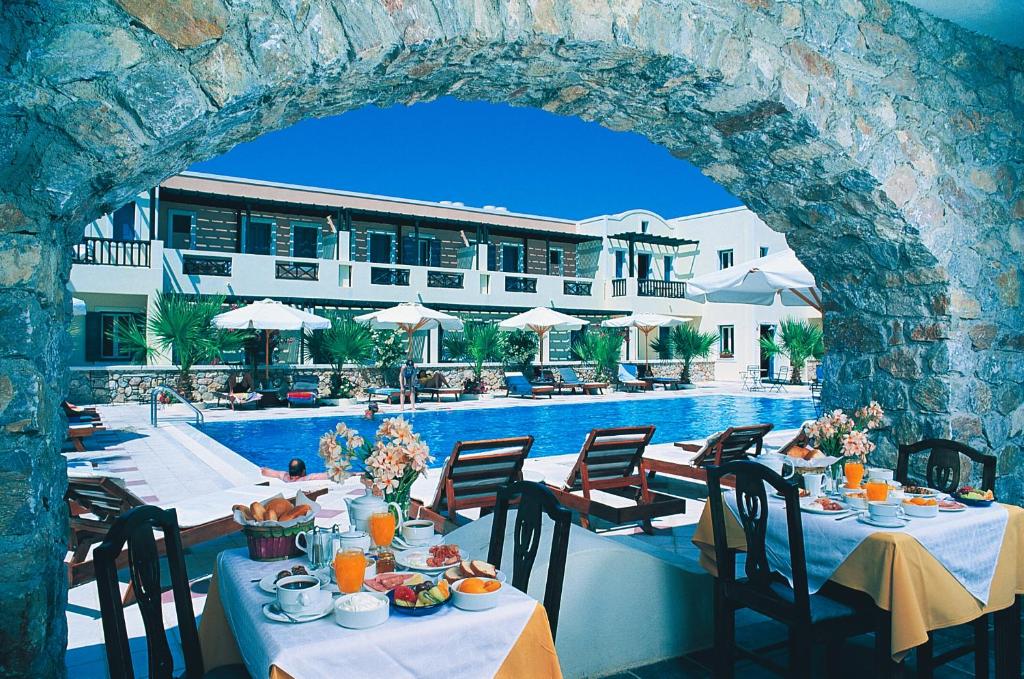 Restaurace v ubytování Rose Bay Hotel