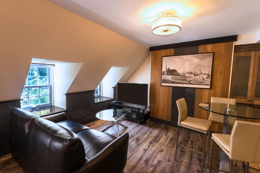 Posezení v ubytování Auberge du Trésor