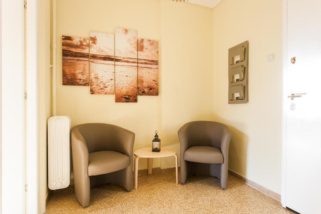 Posezení v ubytování Private Central View rooms in Shared apartment near to Acropolis Metro Station