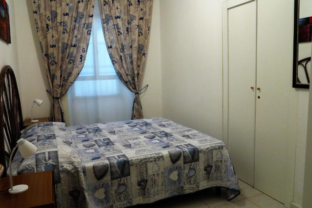 A bed or beds in a room at Yellowhouse