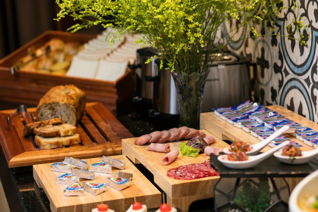 Hanoi Allure Hotel - 14