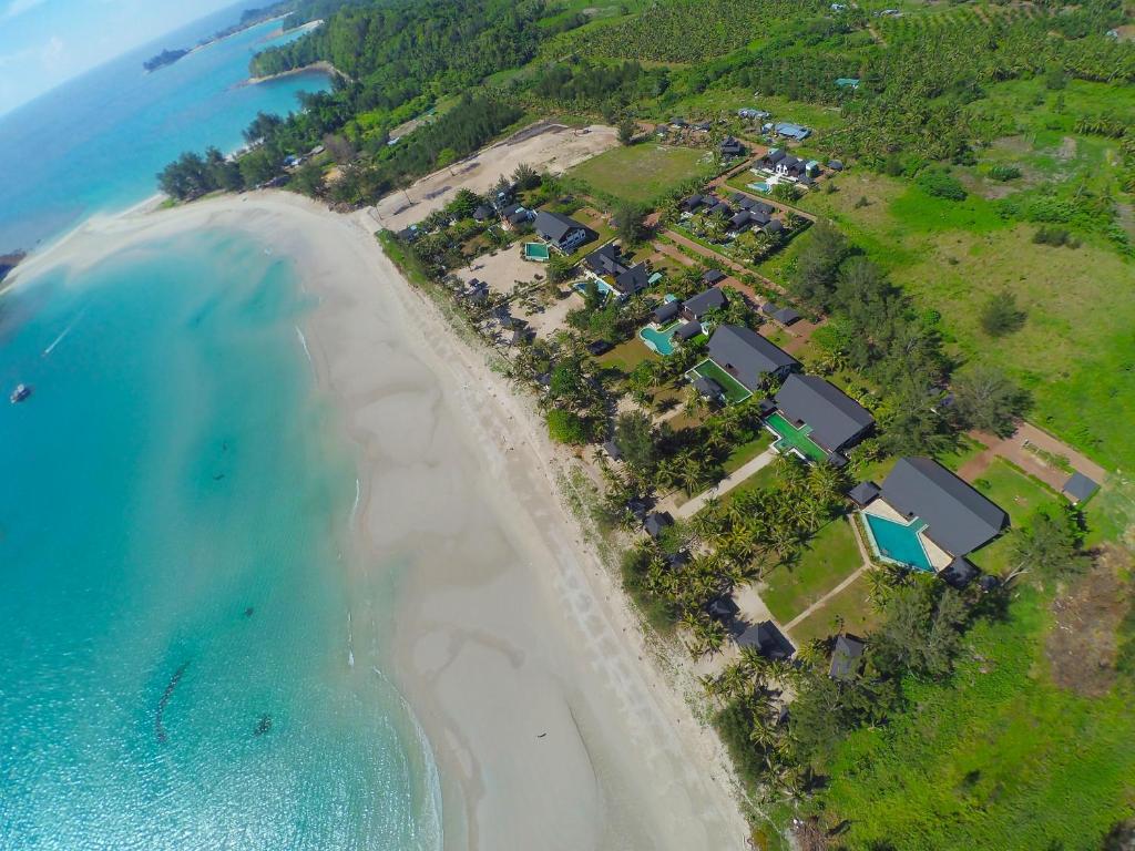 Pohľad z vtáčej perspektívy na ubytovanie Kudat Riviera Exclusive Beach Villas